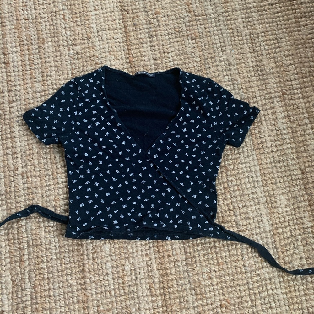 Brandy Melville wrap tie top!